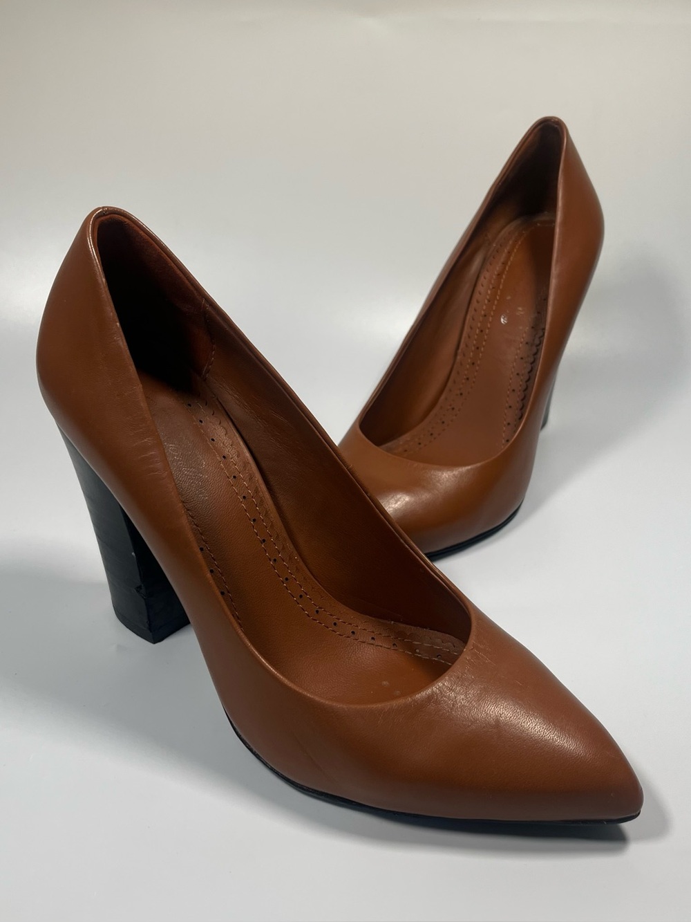 ✨ Brooks Brothers Classic Cognac Brown Leather Pumps ✨